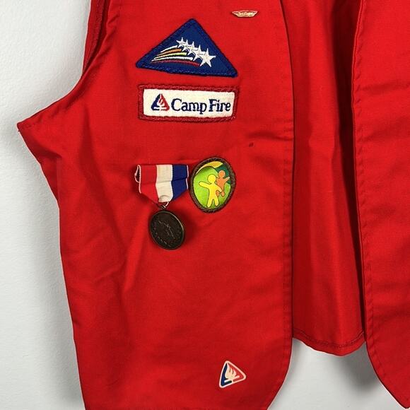 Vintage Boy/ Girl Scout / Cub Scout vest with patches and pins XL - Picture 3 of 12